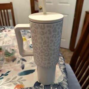 Simple modern tumbler